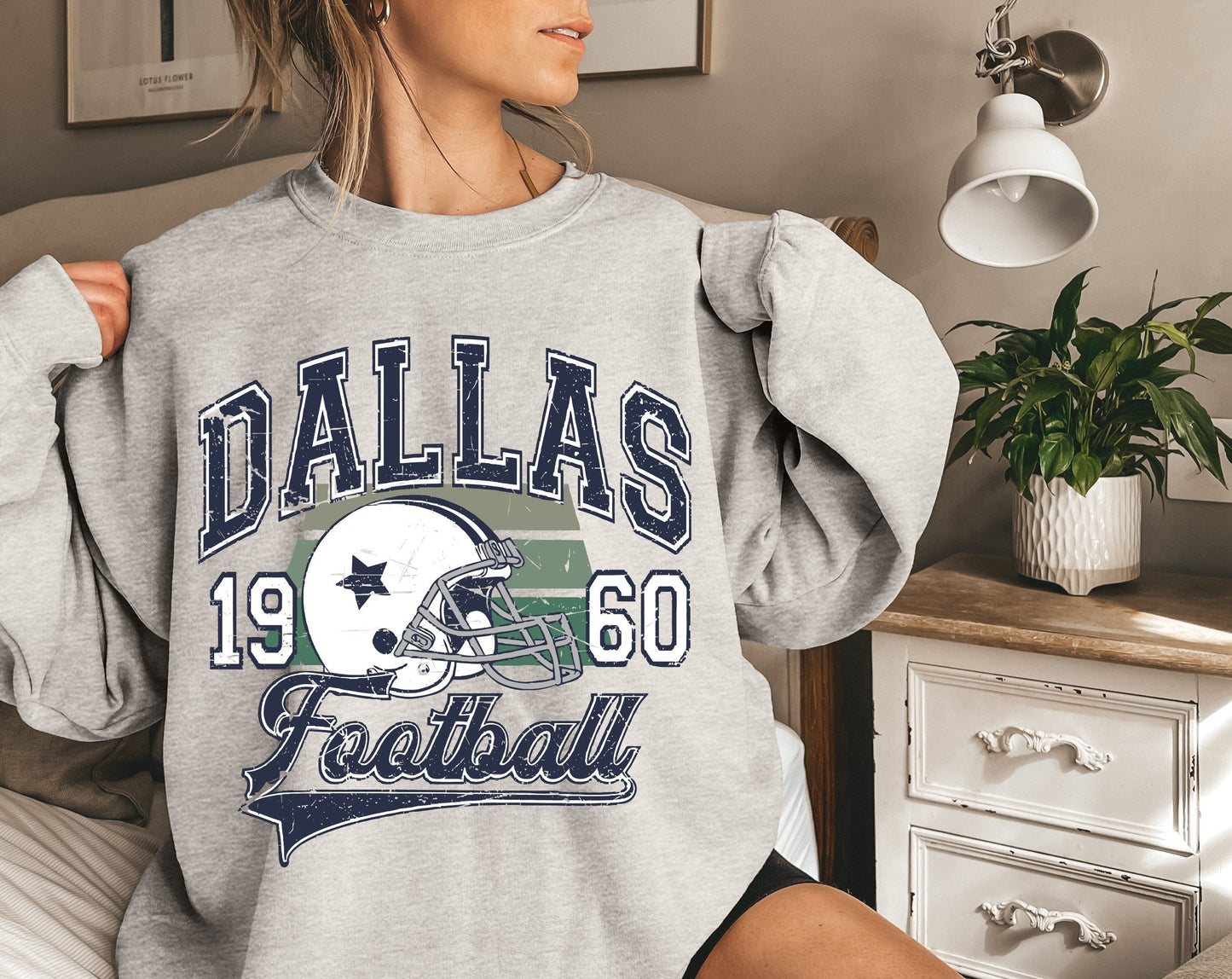 Vintage Dallas Football Sweatshirt, Womens Football, Dallas Football Gifts, Vintage crewneck, Game Day sweatshirt, Holiday Gift, Retro